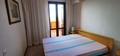 Torre 638 - Schlafzimmer mit Doppelbett mit Balkonzugang